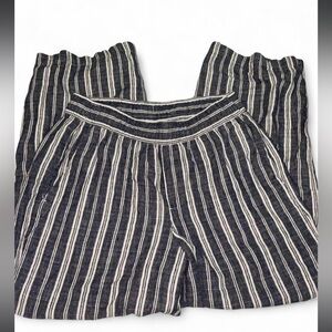 Old Navy Navy and White Striped Wide-Leg Pants